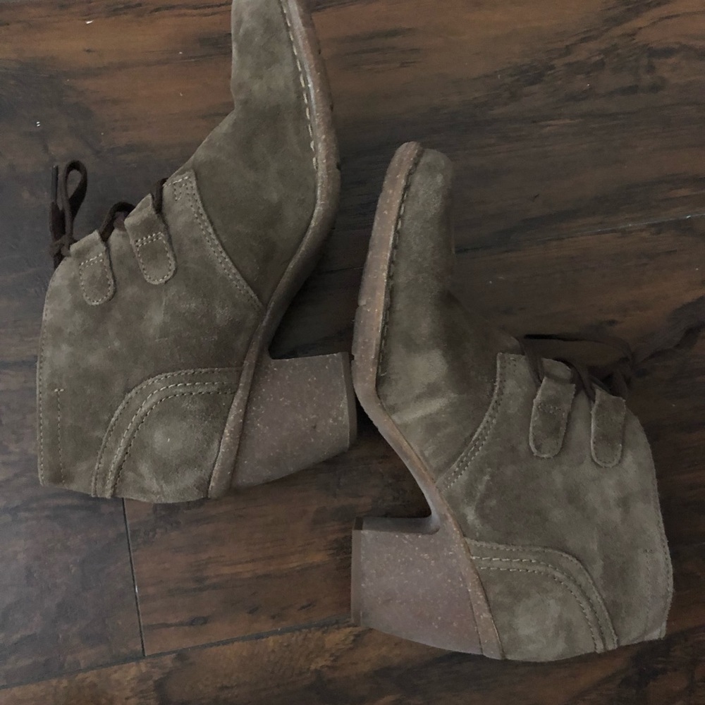 Clark’s heeled booties